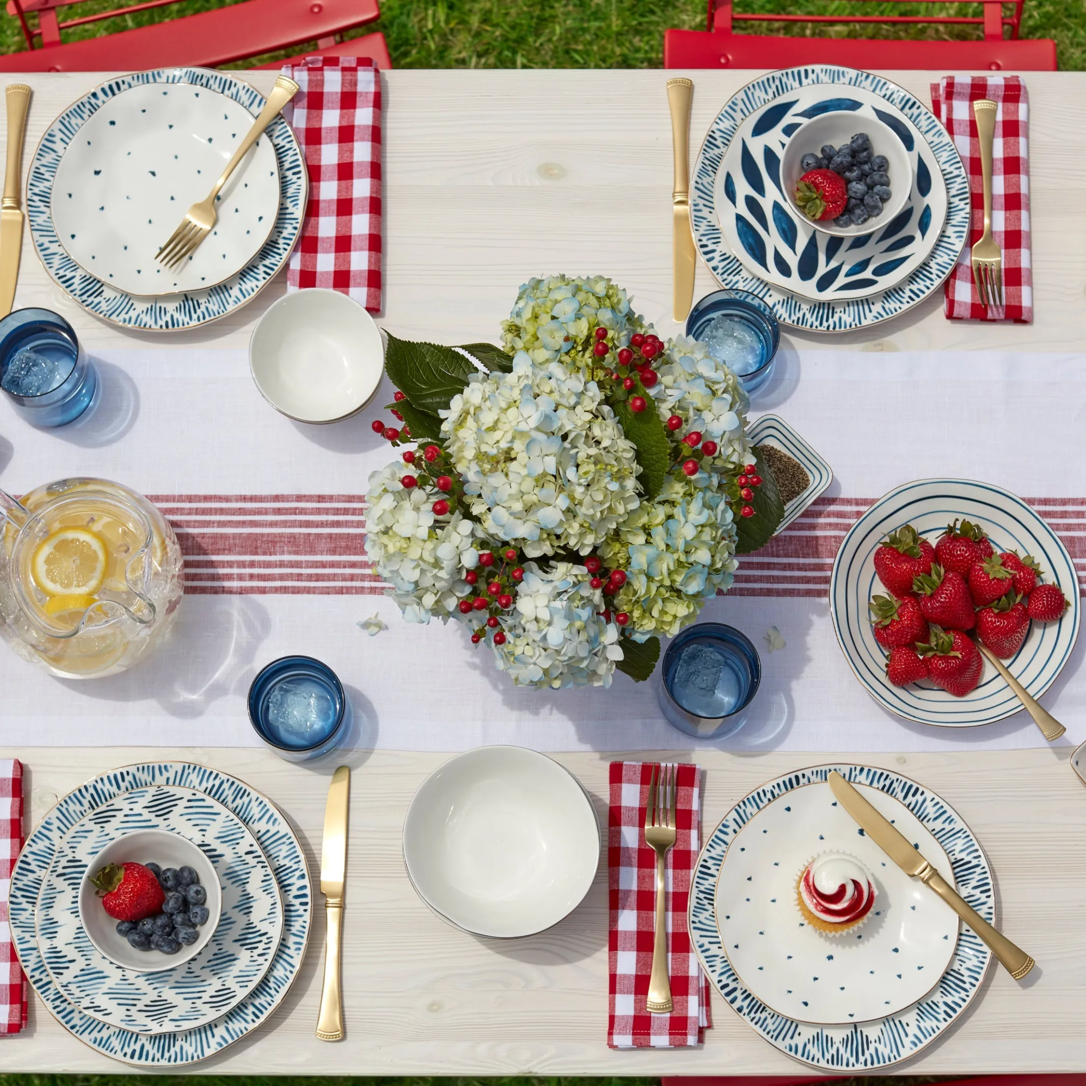 Blue Bay White Dinner Plates, Set of 4