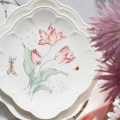 Butterfly Meadow Square 18-Piece Dinnerware Set