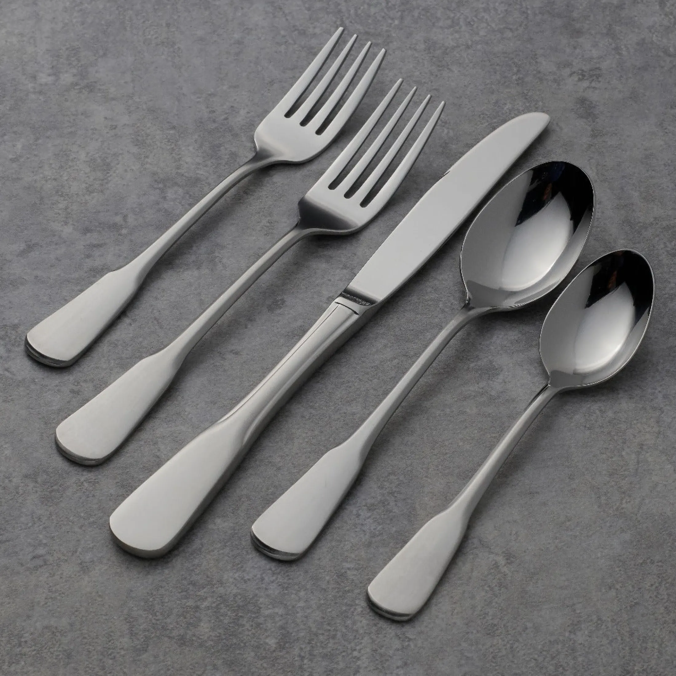 Colonial Boston 45-Piece Flatware Set