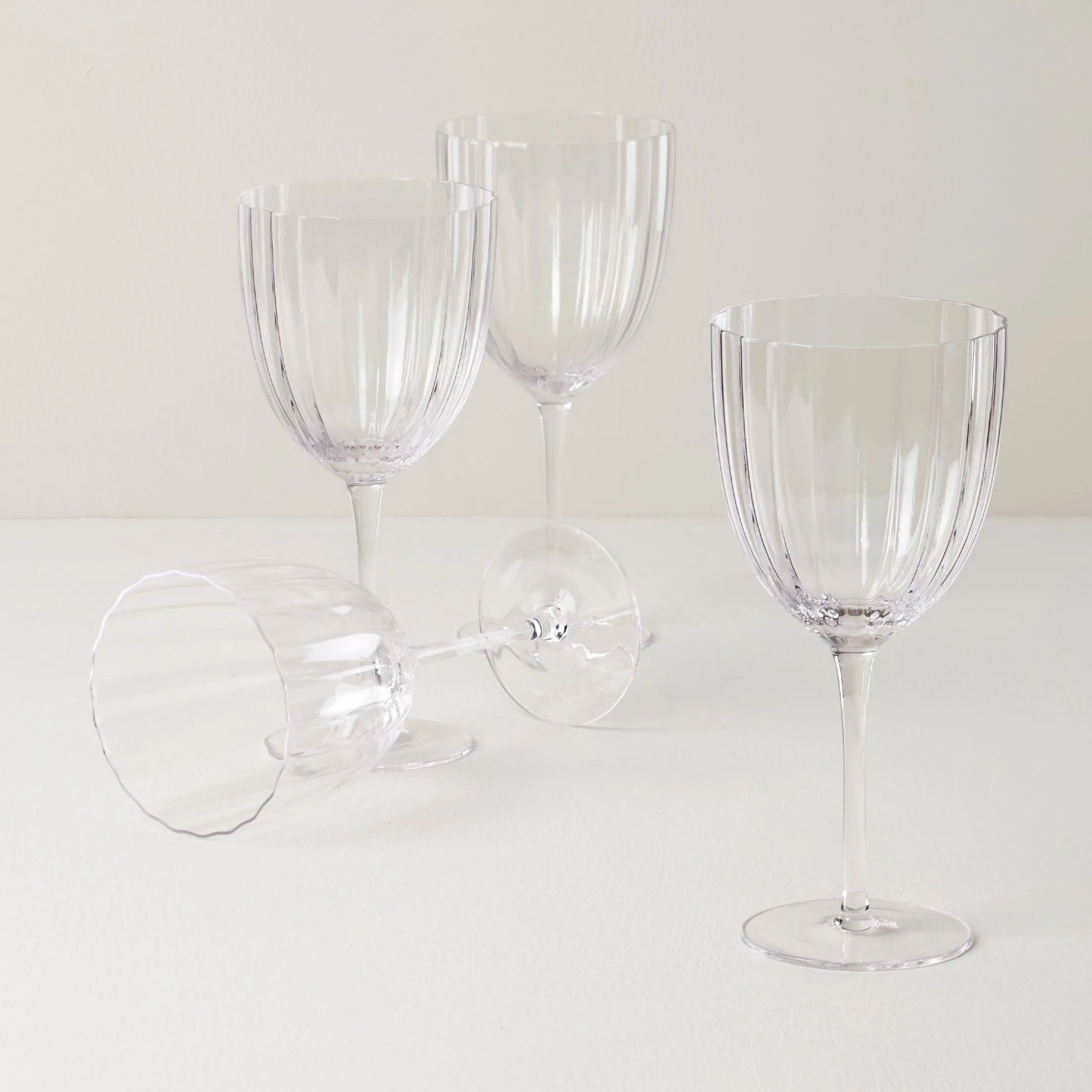 Curva All- Purpose Wine Glasses, Set of 4