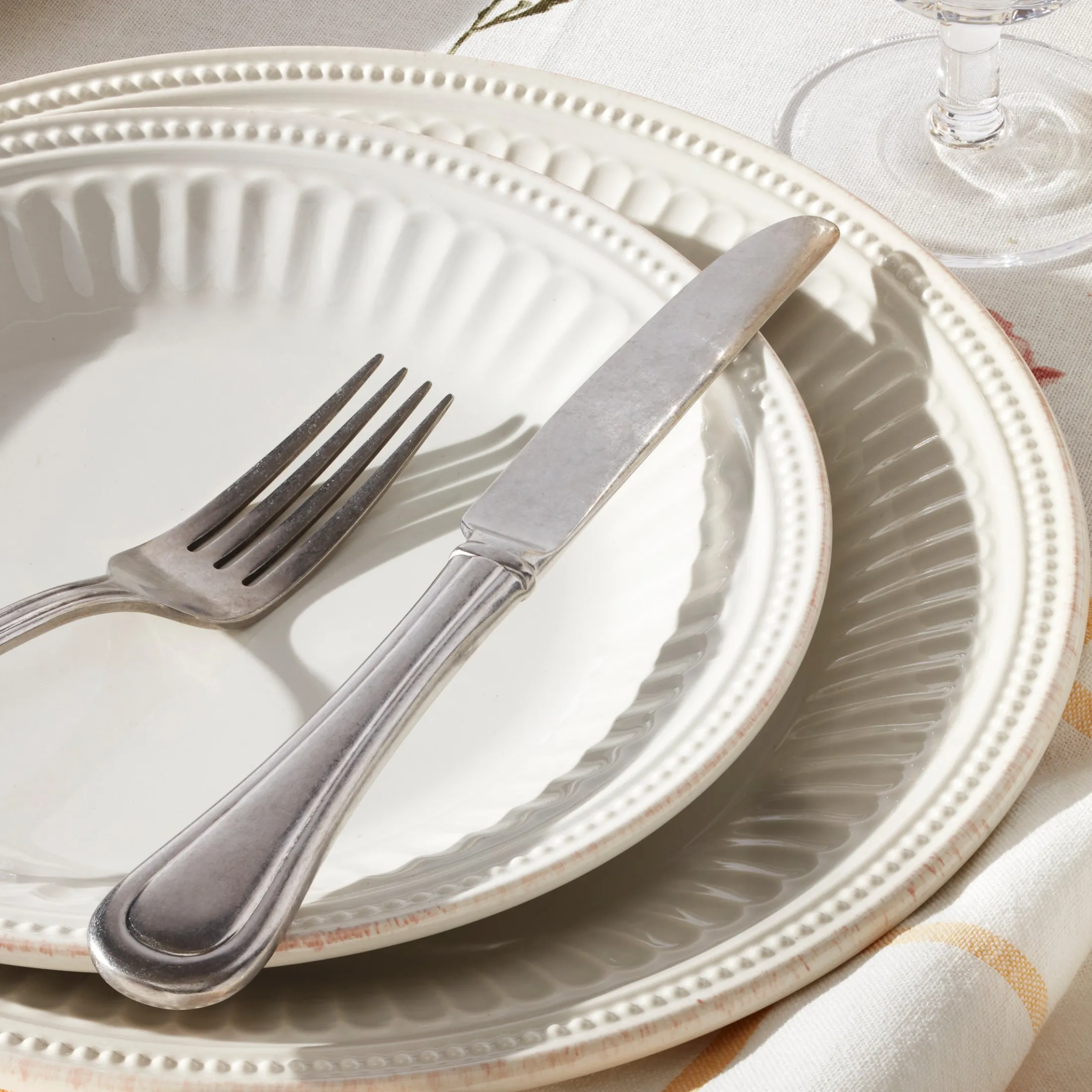 French Perle Groove White 18-Piece Dinnerware Set