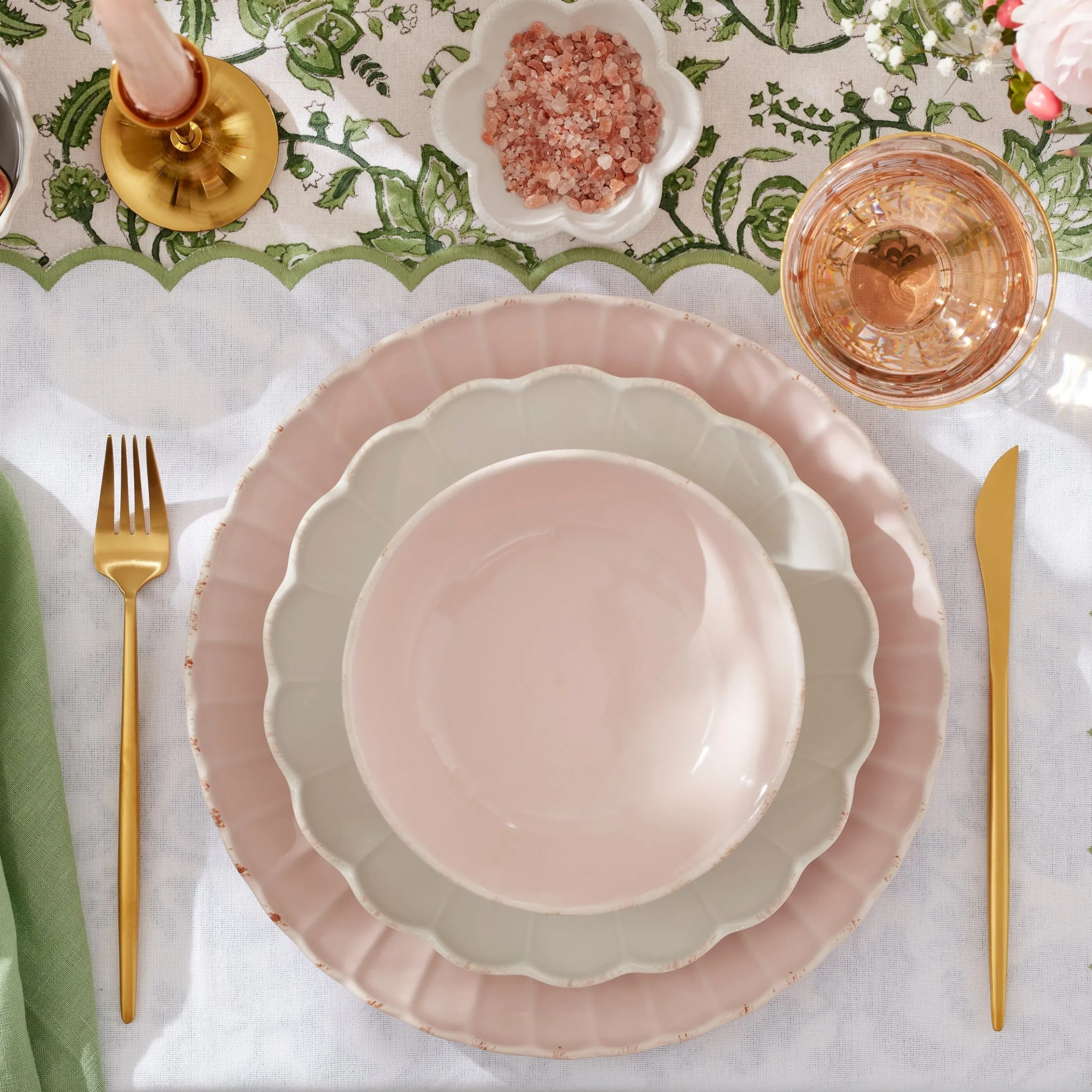 French Perle Scallop Blush 12-Piece Dinnerware Set