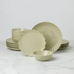 French Perle Scallop Matcha 18-Piece Dinnerware Set