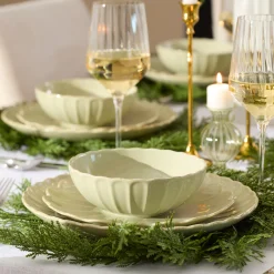 French Perle Scallop Matcha 18-Piece Dinnerware Set