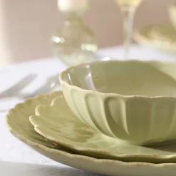 French Perle Scallop Matcha 24-Piece Dinnerware Set