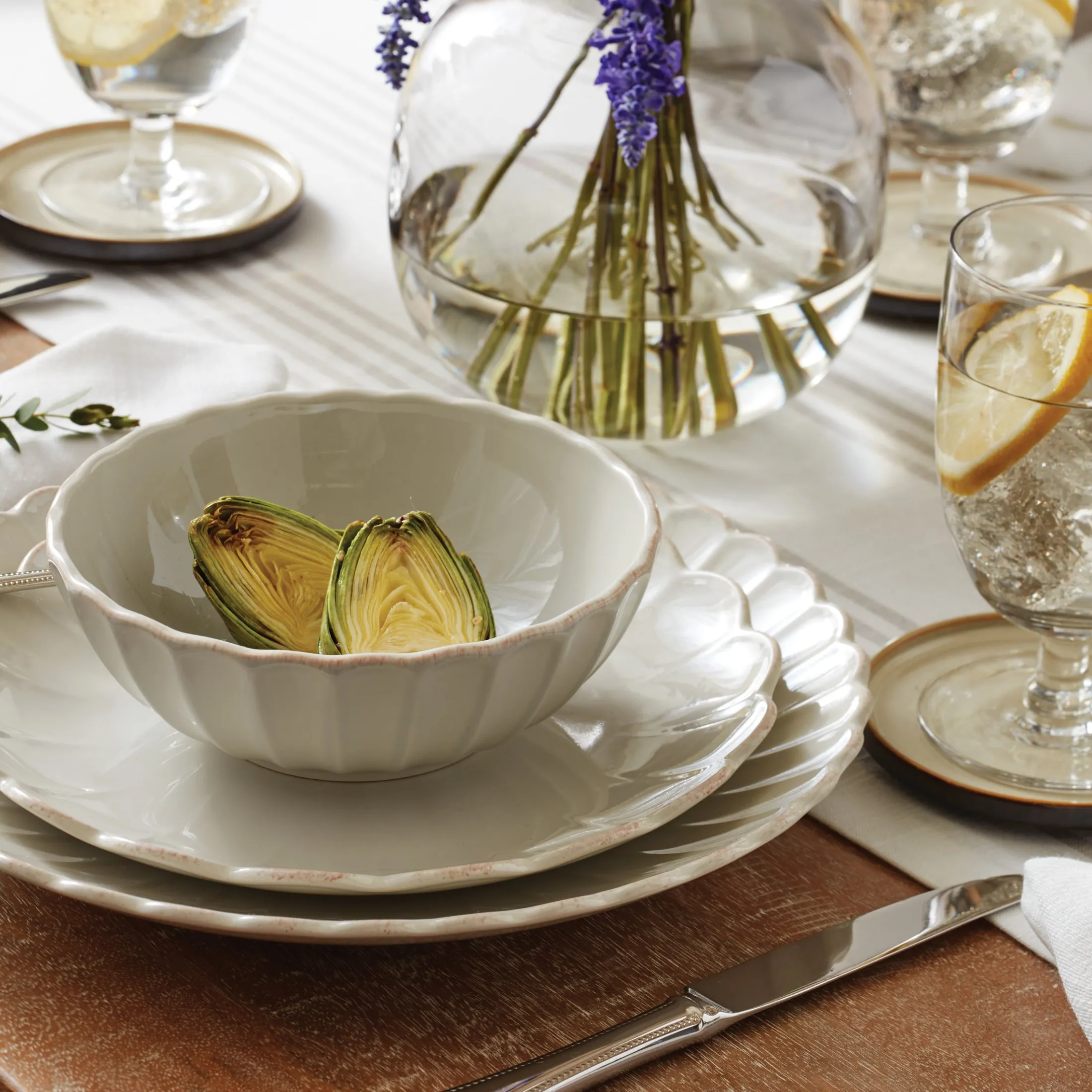 French Perle Scallop White 18-Piece Dinnerware Set