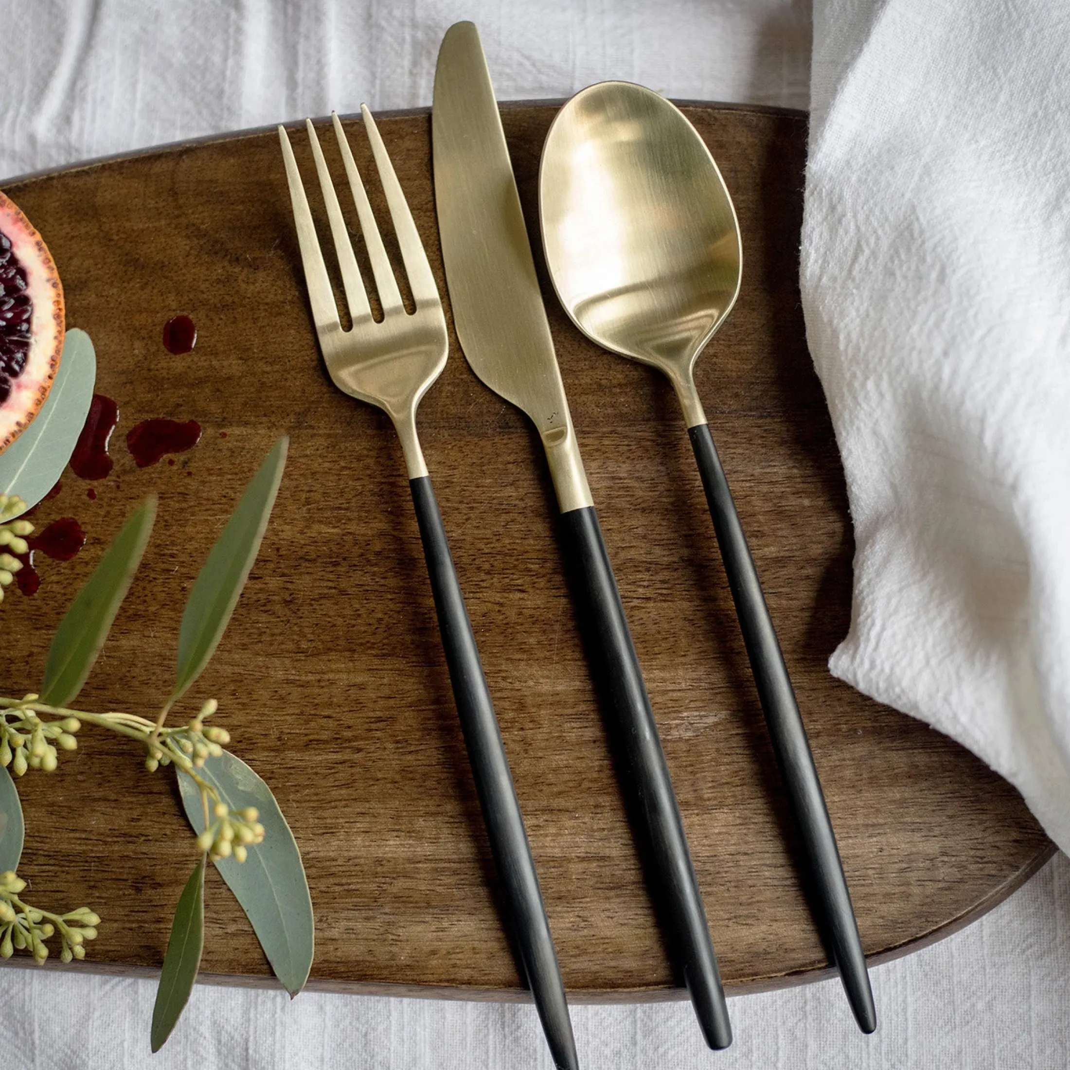Gaze Black Champagne Satin 20-Piece Flatware Set