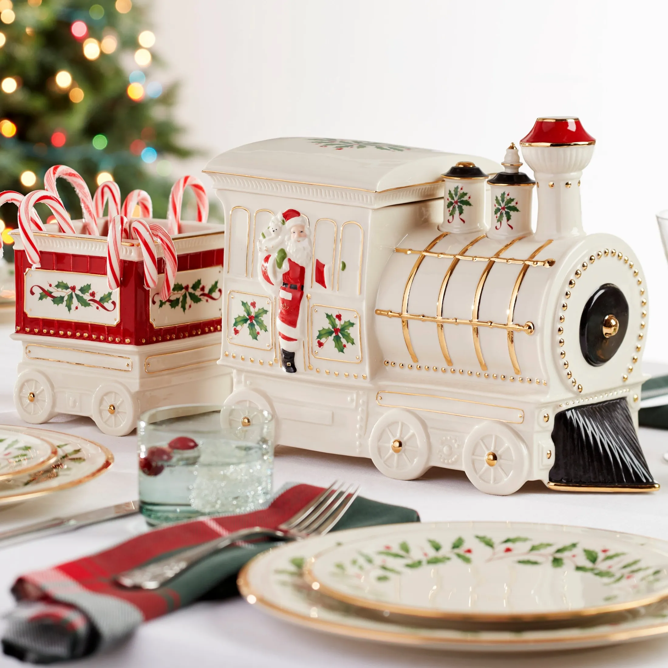 Holiday Train 5-Piece Serving Set