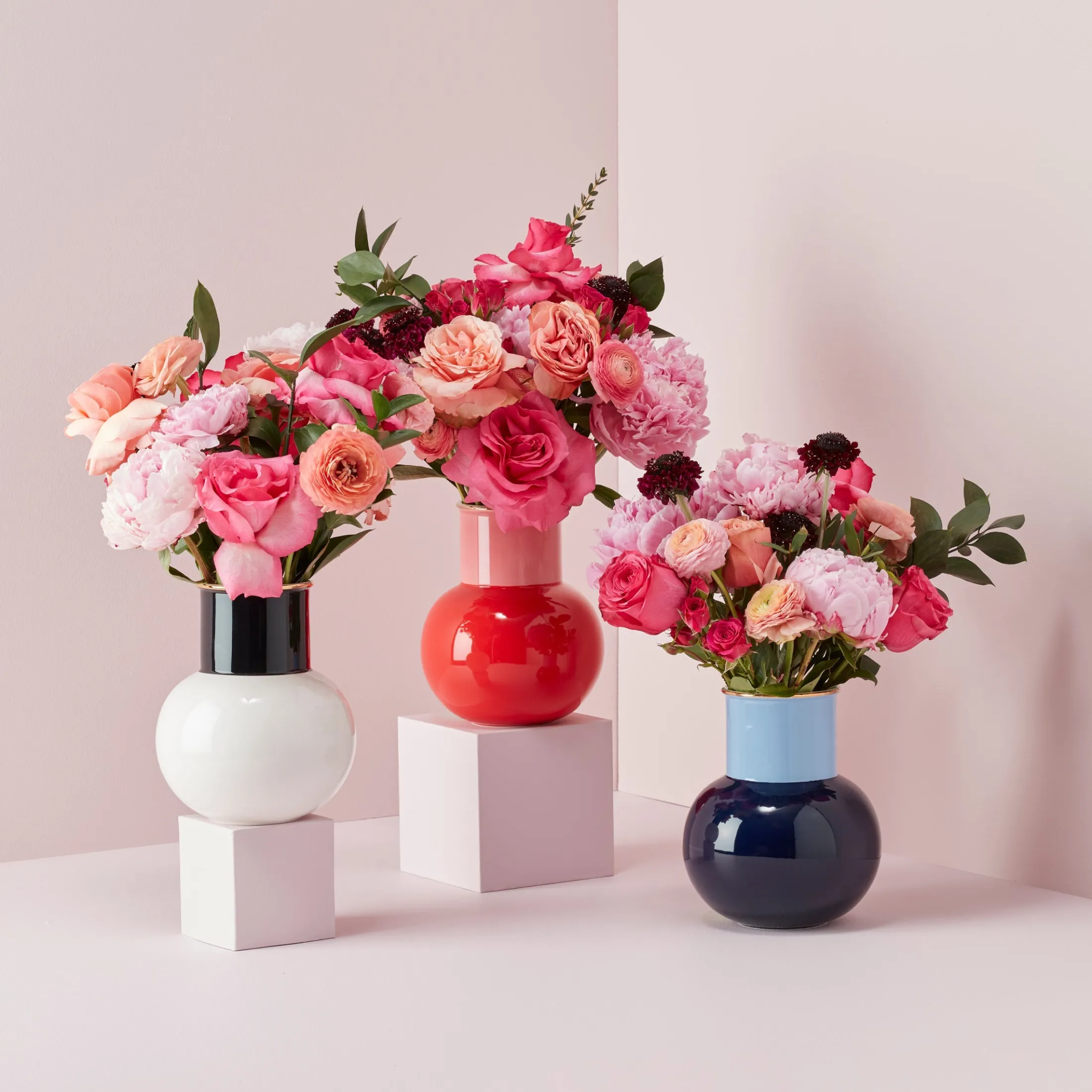 Make It Pop White & Black Bouquet Vase