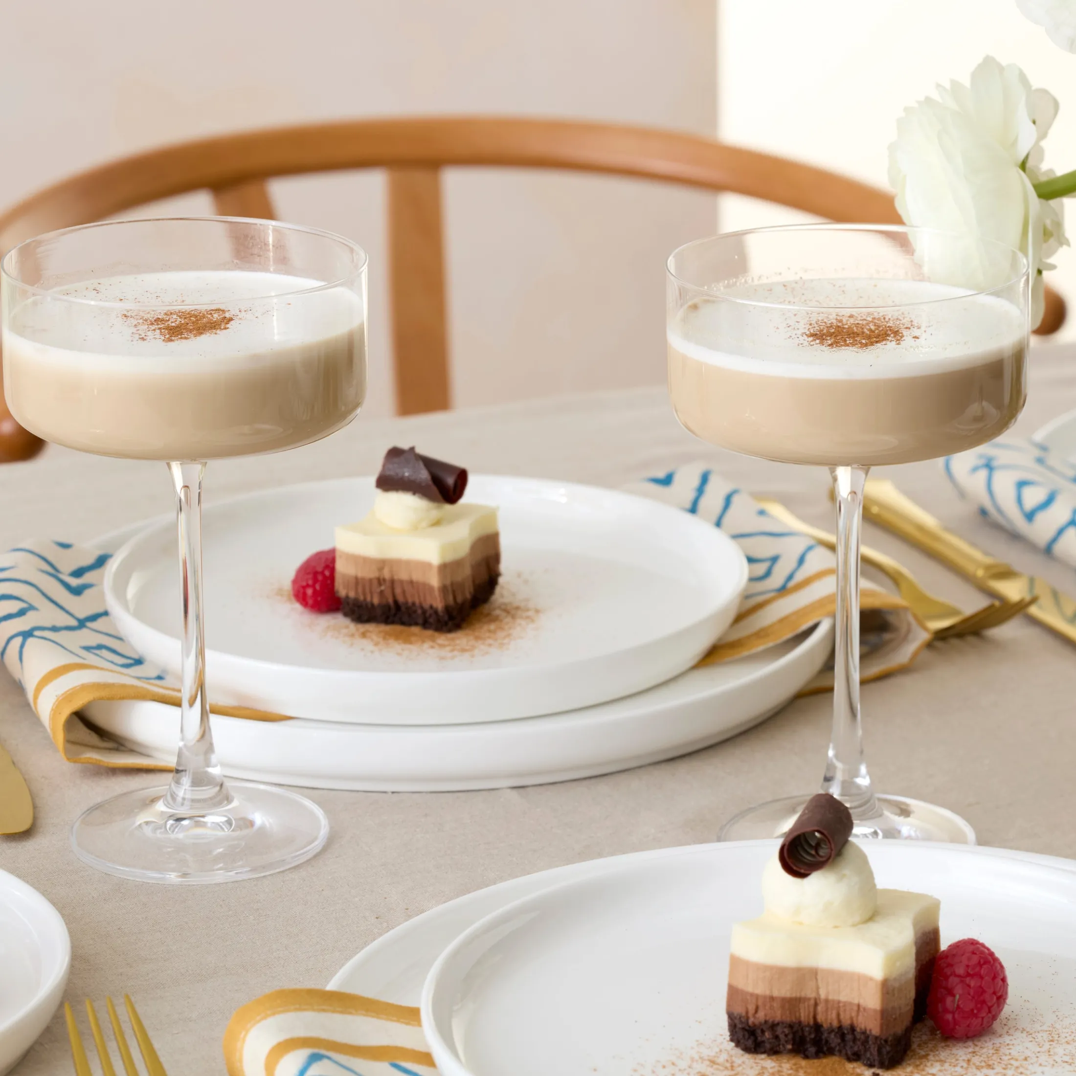 Modern White 18-Piece Dinnerware Set