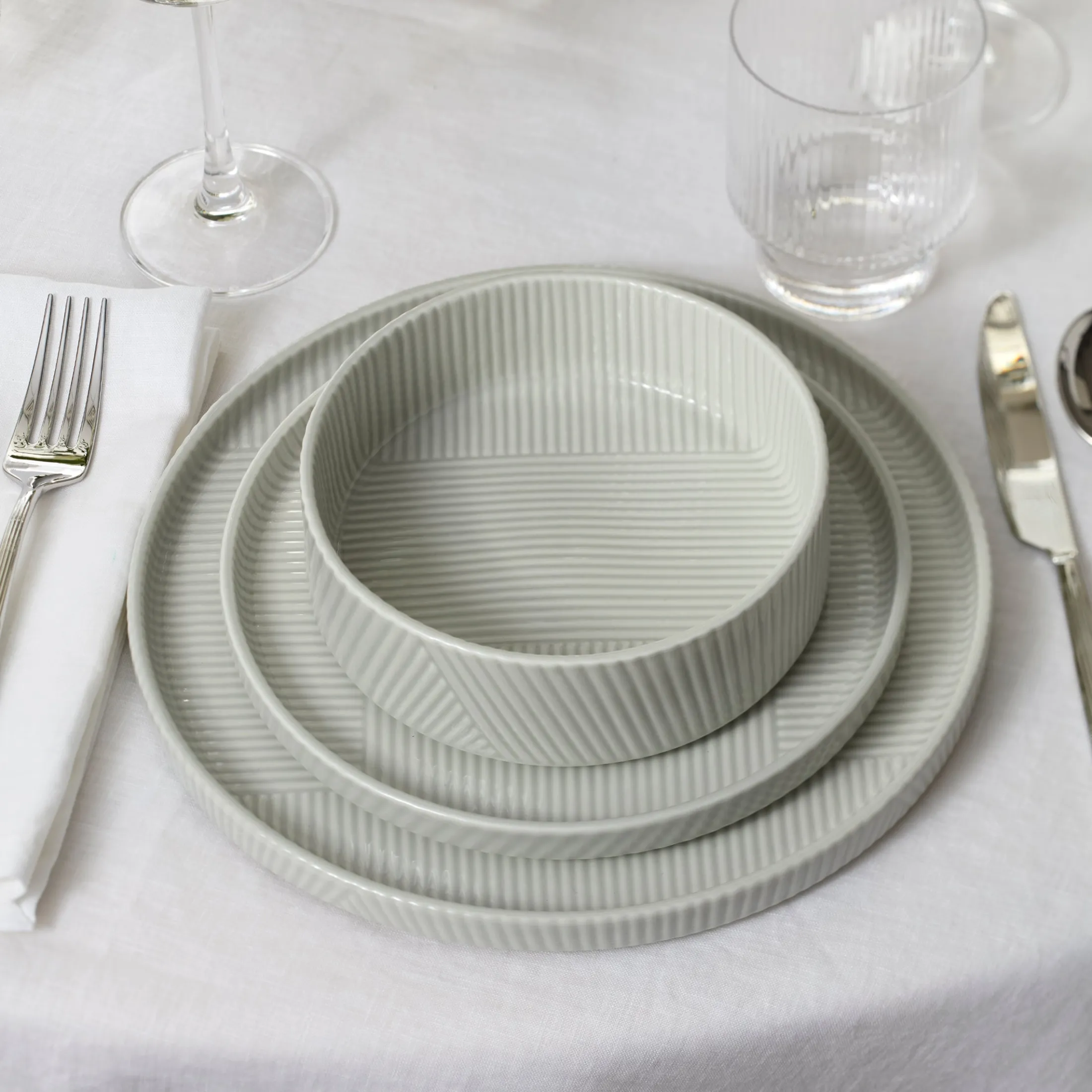 Modulus Vapor 16-Piece Dinnerware Set