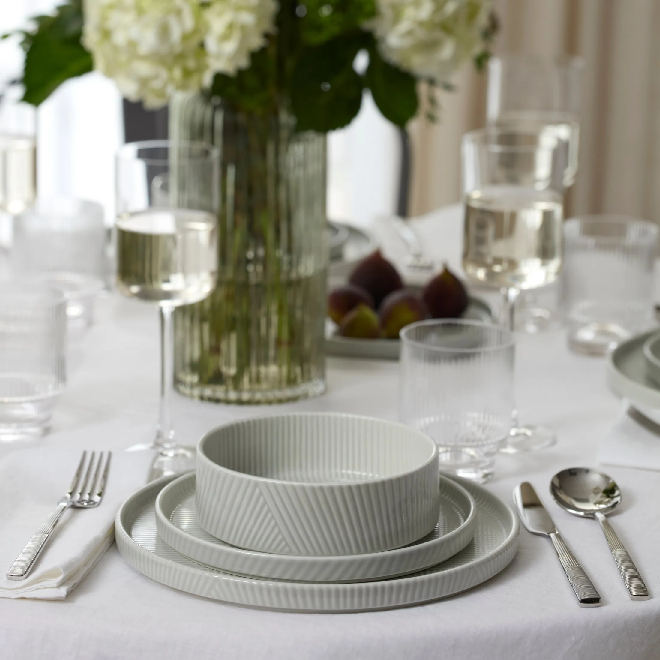 Modulus Vapor 18-Piece Dinnerware Set