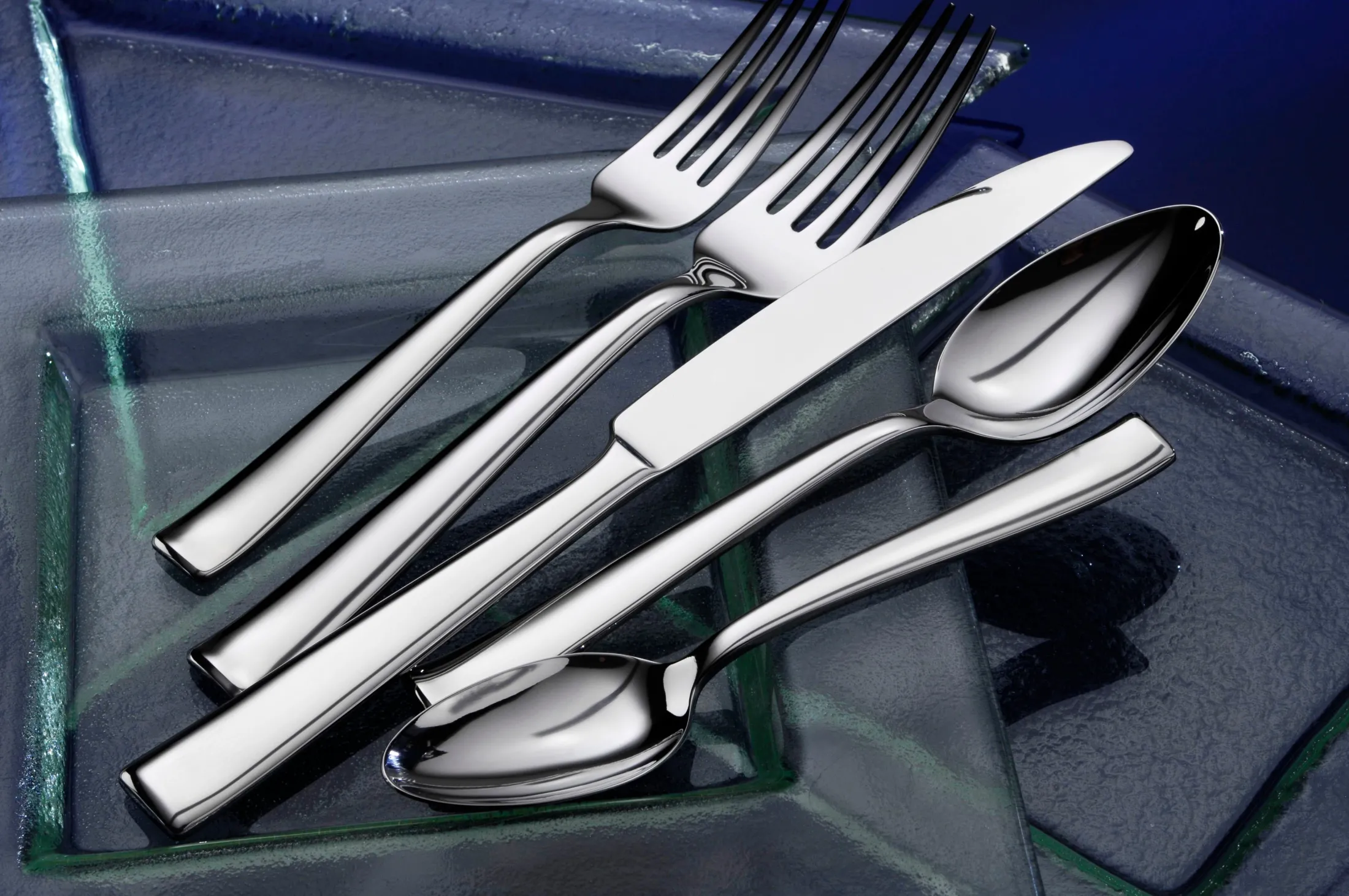 Monolith 20-Piece Flatware Set
