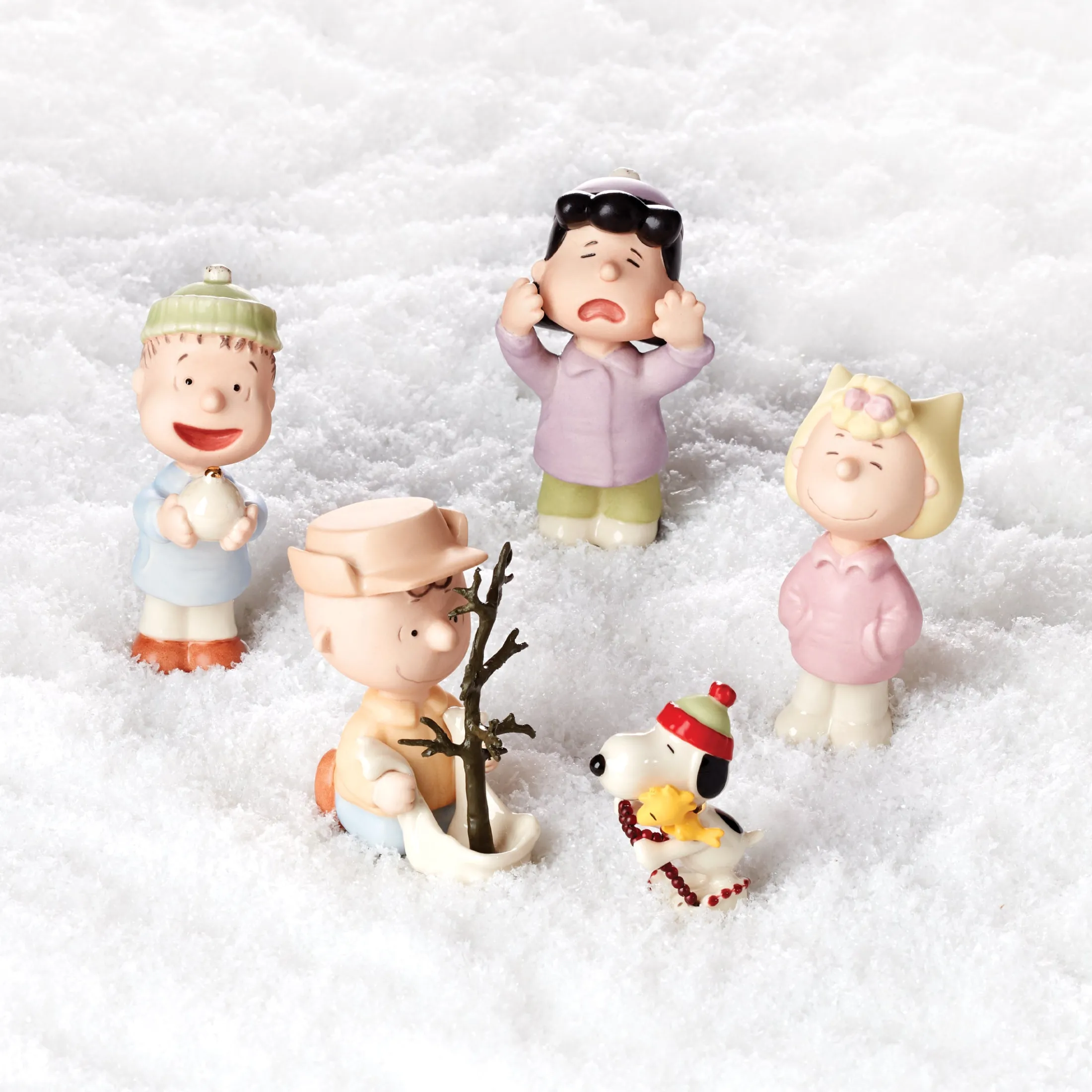 Peanuts "A Charlie Brown Christmas" 5-Piece Figurine Set