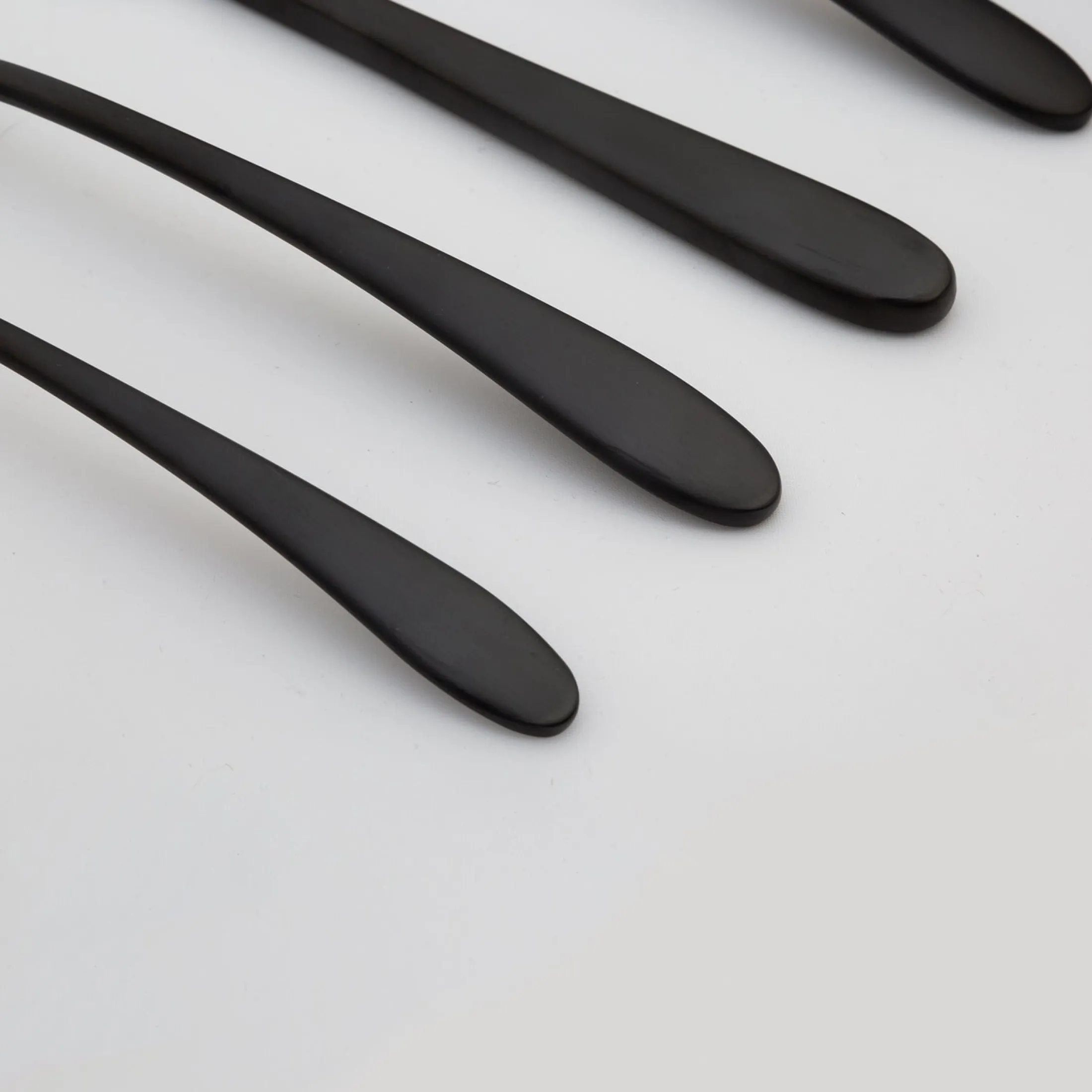 Poet Black Satin 20-Piece Flatware Set