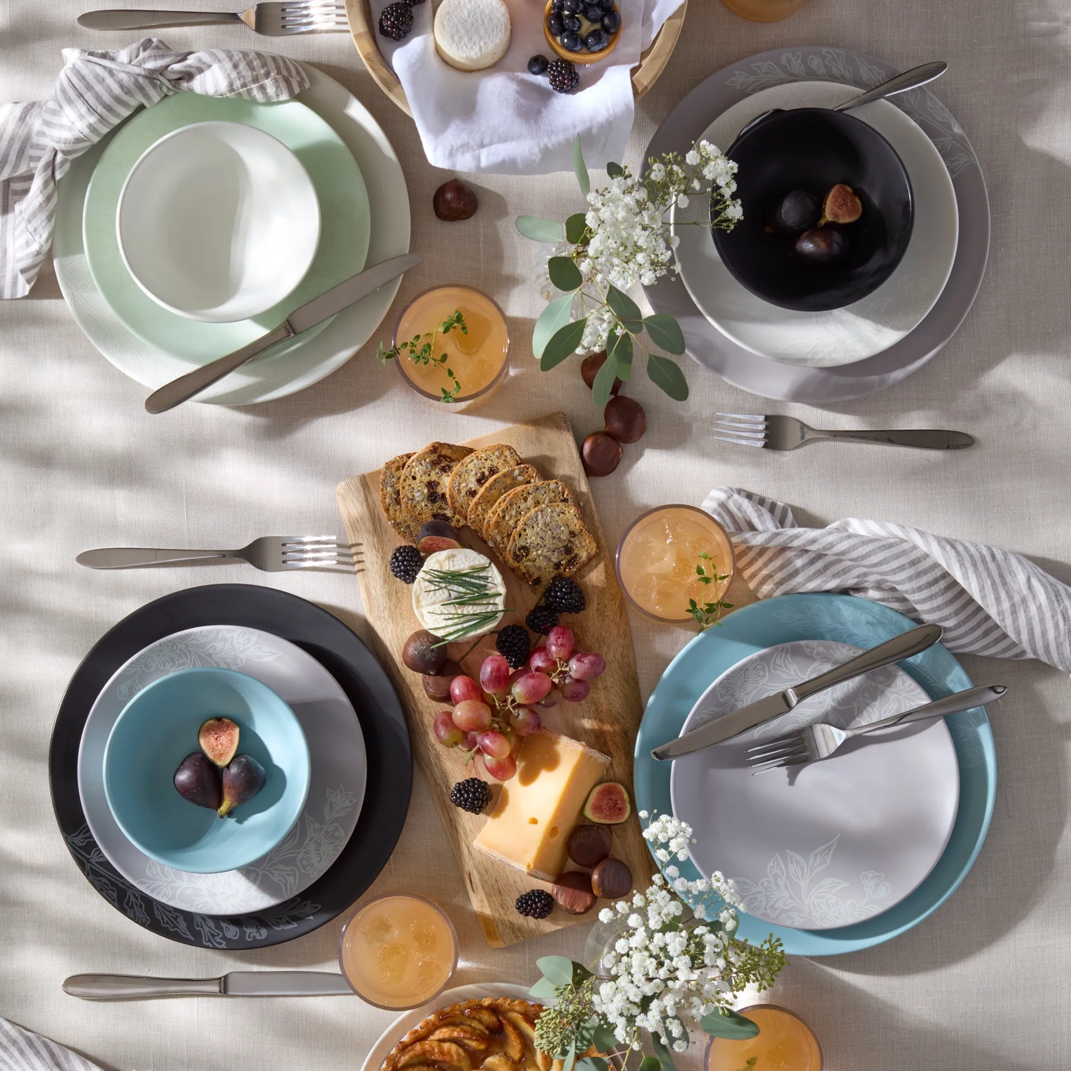 Roseto White 12-Piece Dinnerware Set