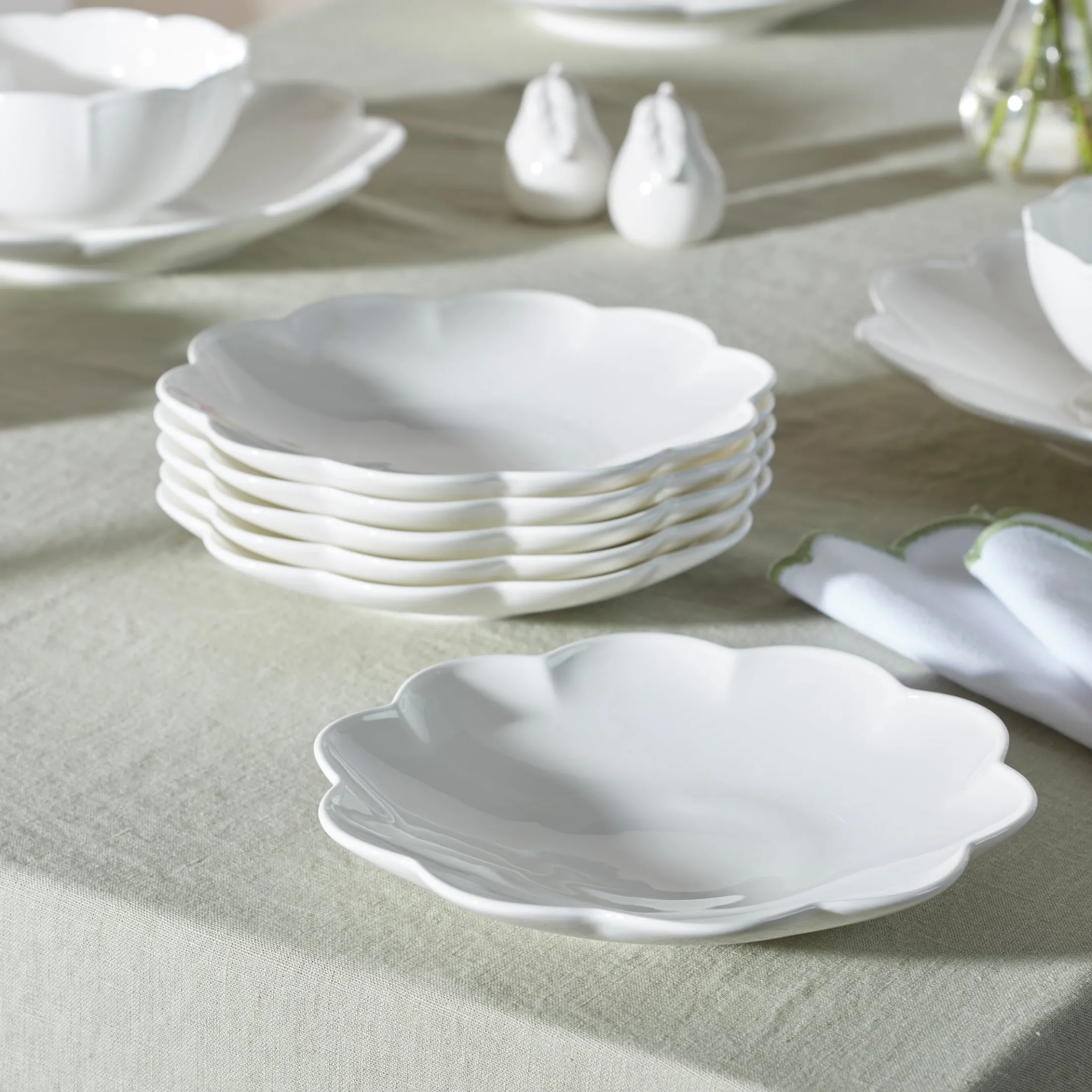 Studio 1414 Scallop Accent Plates, Set of 6